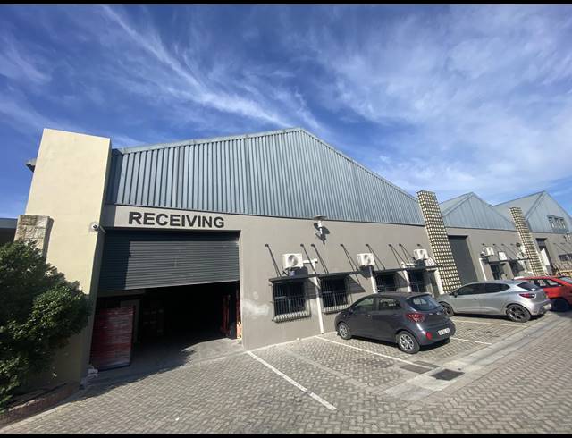 368M² WAREHOUSE TO LET IN CAPE FARMS